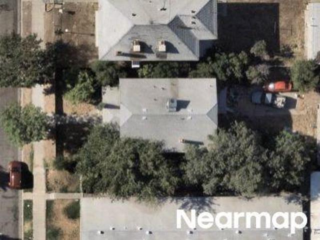 N Calaveras St