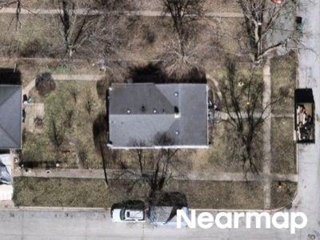 N Cavender St