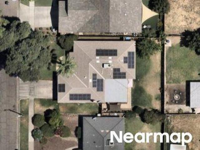 N Cedar Ave