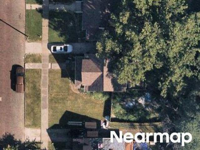 N Cedar St