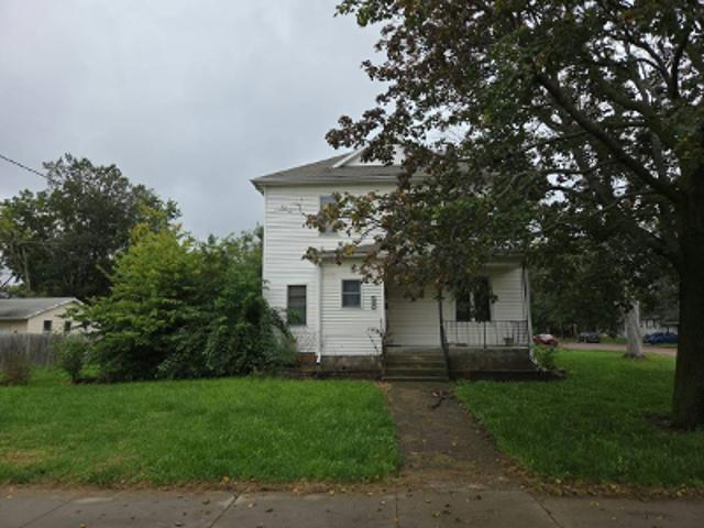 N Cedar St