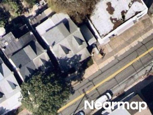 N Charlotte St