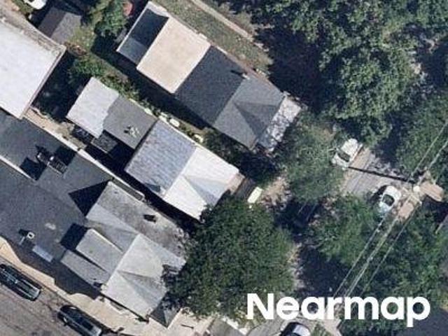 N Charlotte St