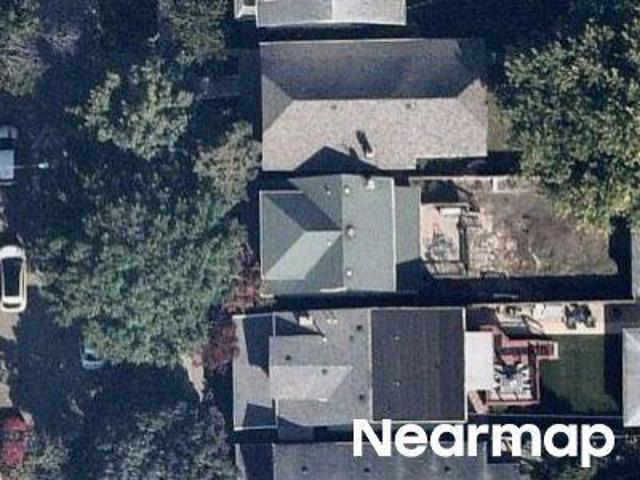 N Christiana Ave