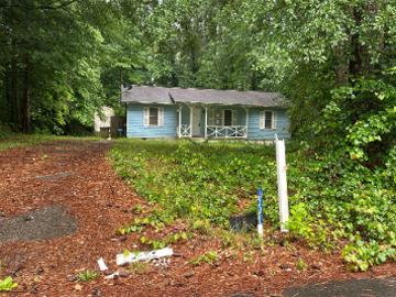 N Circle Dr