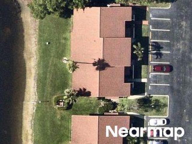 N Circle Lake Dr