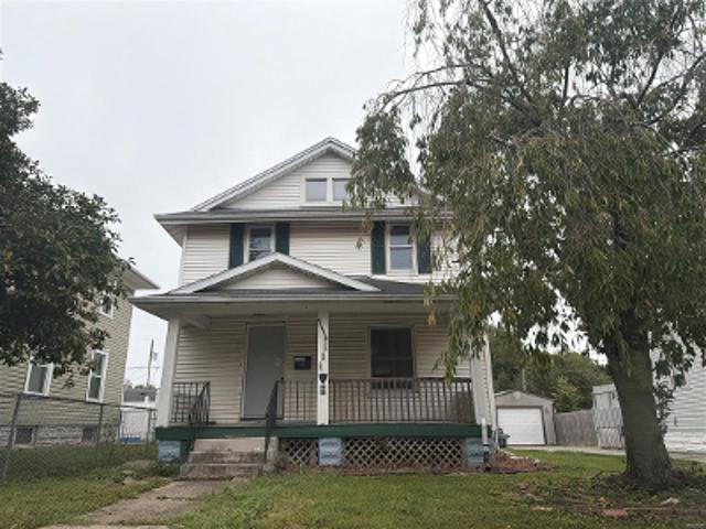 N Clairmont Ave