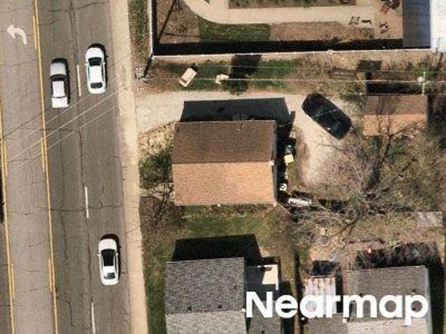 N Clinton St