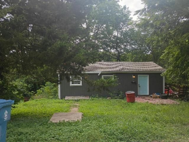 N Crescent Ave