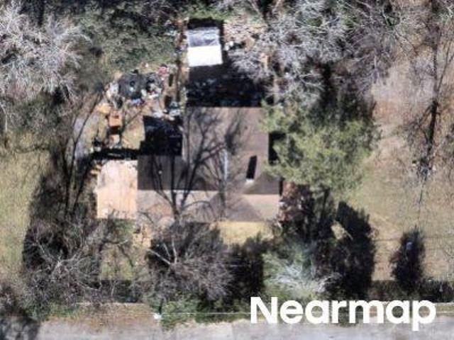 N Davis Dr