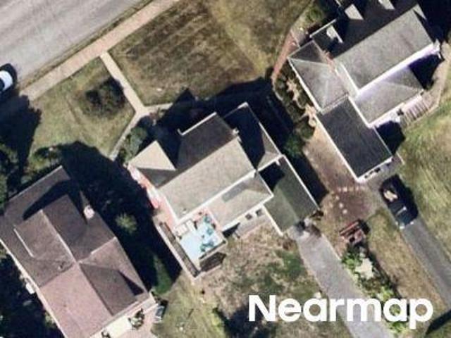 N Evans St