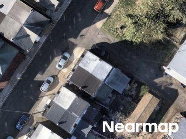 N Evans St