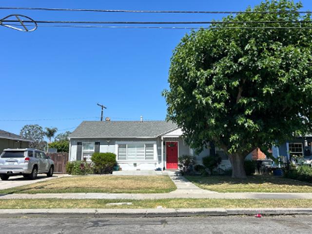 N Eckhoff St