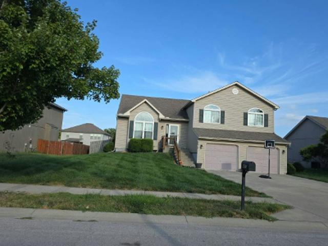 N Essex Dr