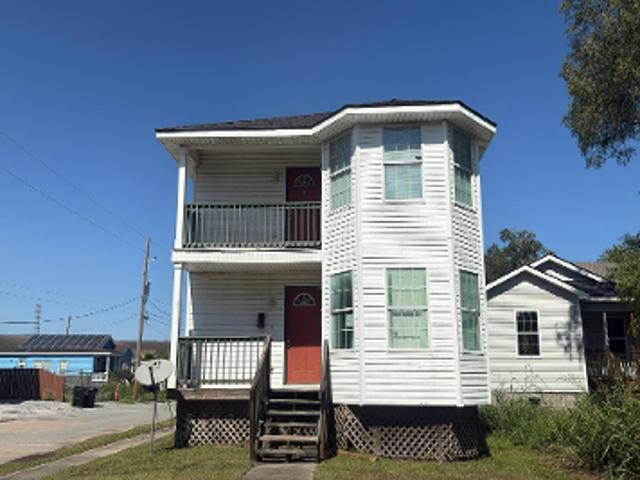 N Galvez St