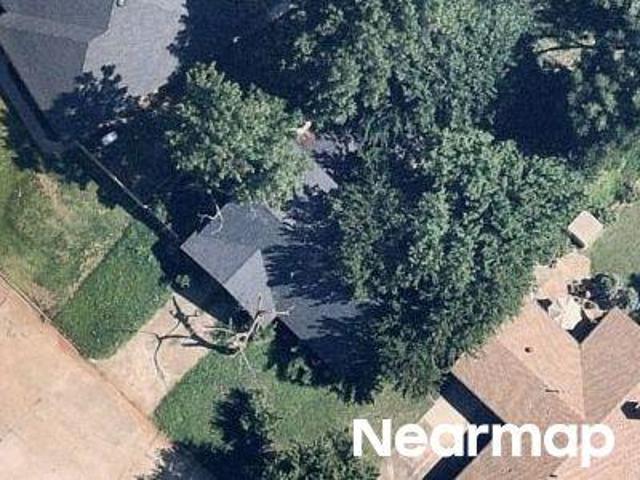 N Glenoaks Dr