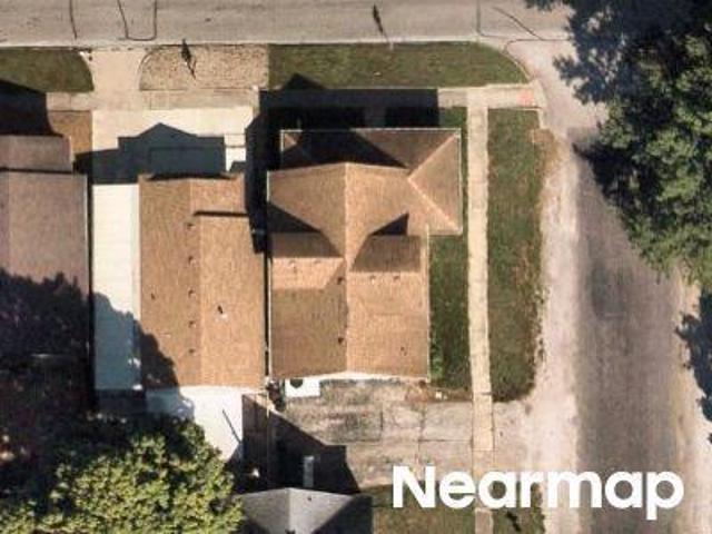 N Grand Ave W