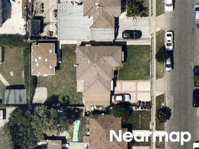 N Grape Ave