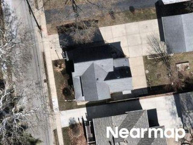 N Green St