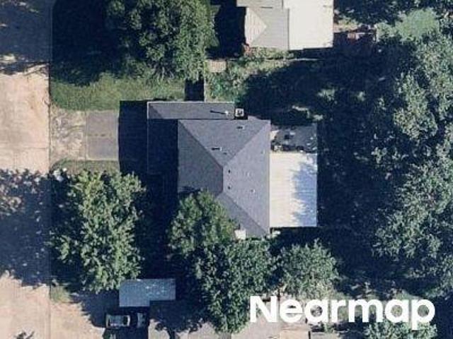 N Grove Ave