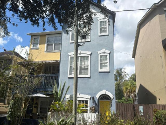 N Hyer Ave