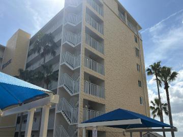 N Halifax Ave Apt 504