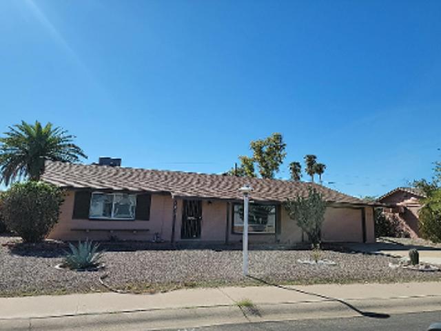 N Hillcrest Dr