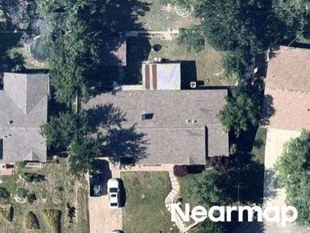 N Hills Dr