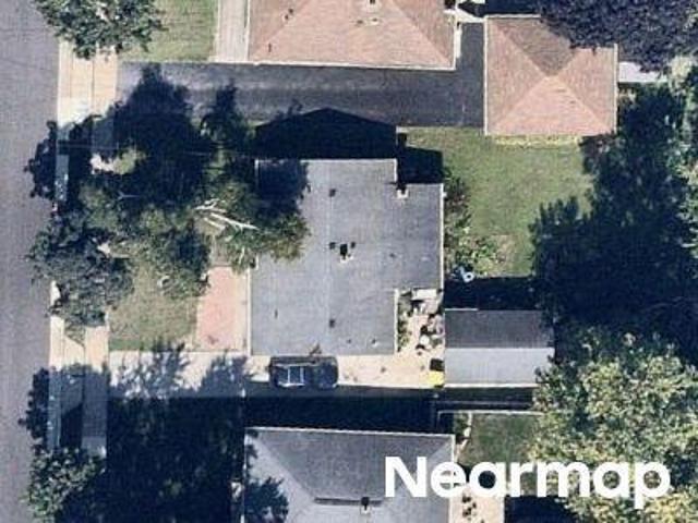 N Hine Ave