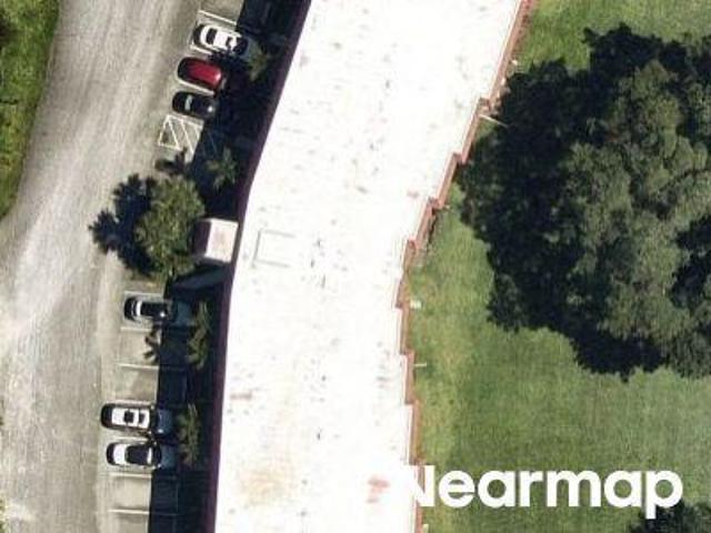 N Hollybrook Lake Dr