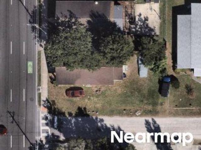 N Howard Ave
