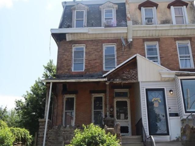 N Howard St