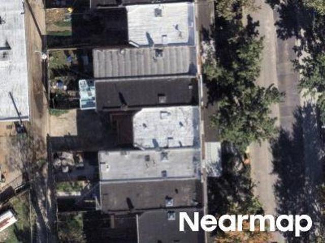 N Howard St
