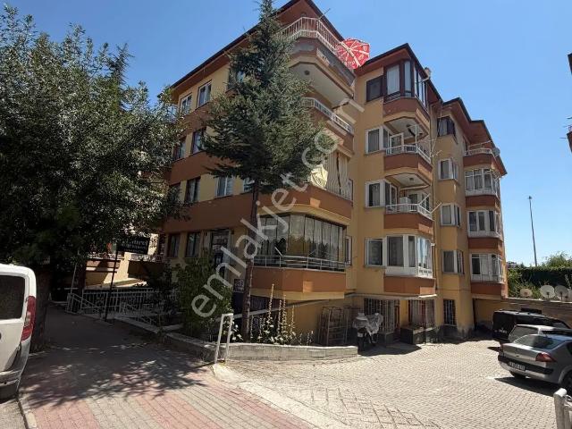 N.ilgar Emlak'tan Güvenevler De Ara Kat Satılık Daire