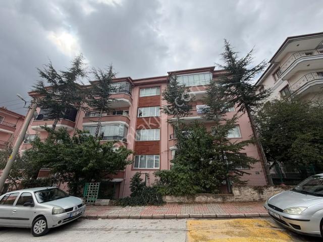 N.ilgar Emlak'tan İstiklal Mh Adliye Arkası Ara Kat Kiralık Daire