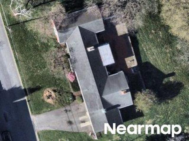 N Jackson St