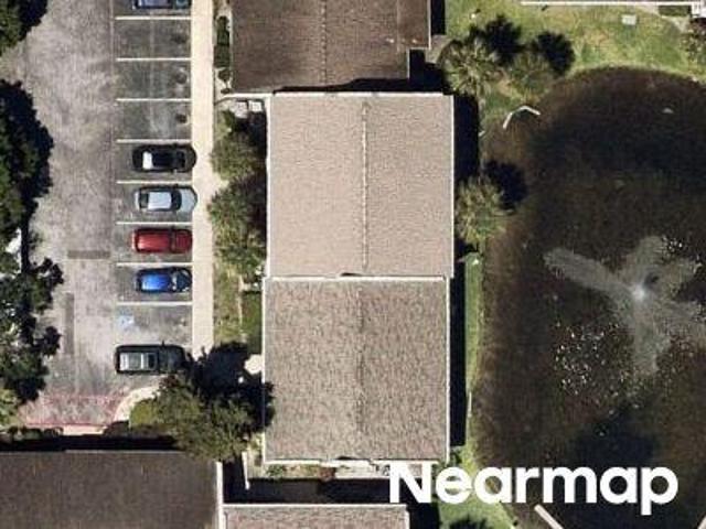 N Lake Dr