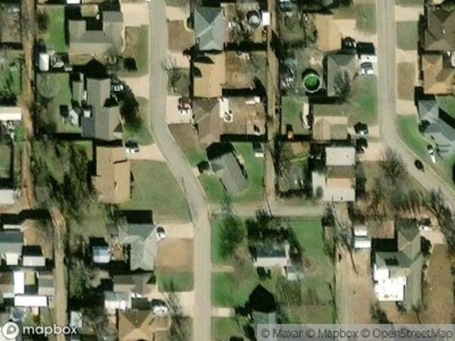 N Lee St