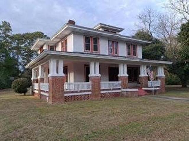 N Lee St
