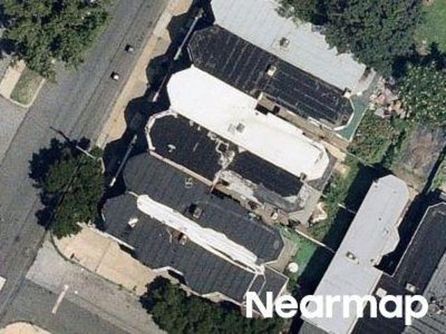 N Lombard St