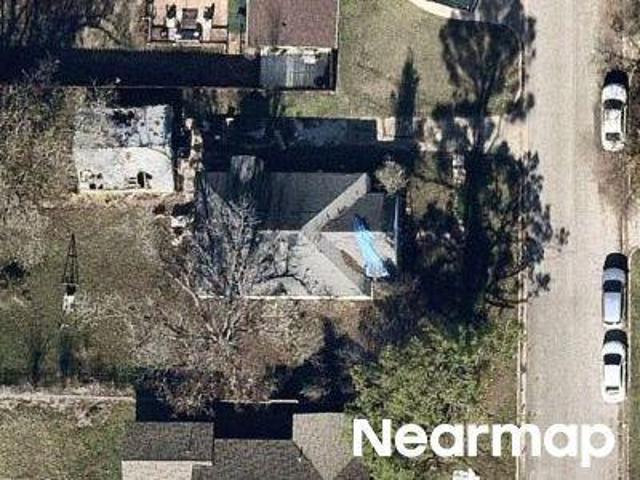 N Louisa Ave