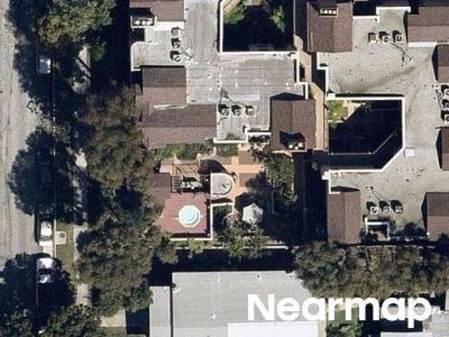 N Louise St