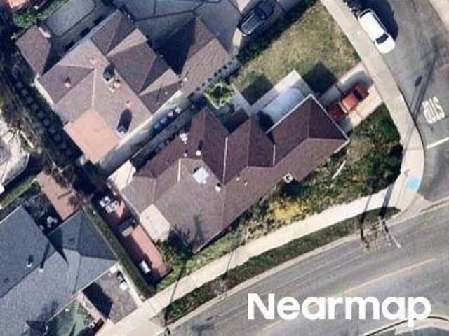 N Parish Pl