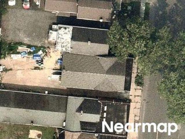 N Park St