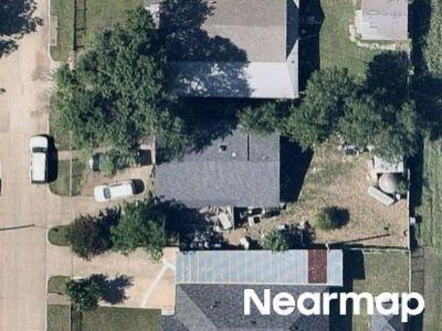 N Pecan St