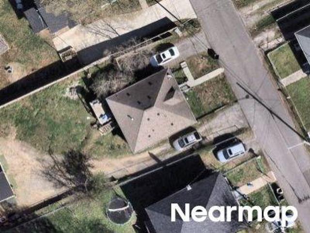 N Pear St