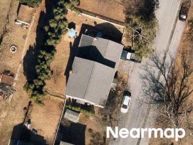 N Pine St