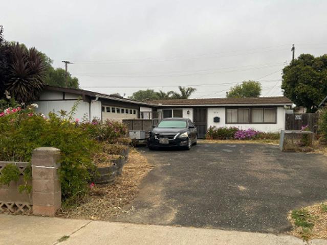 N Poppy St