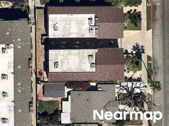 N Raymond Ave