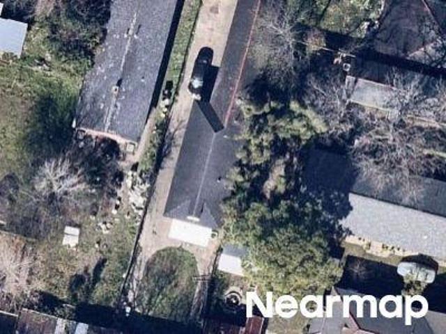 N Robertson St